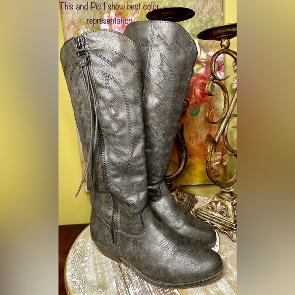 EUC Rampage “Telula” Shimmery Metallic Western Style Boot. Size 7.5 in *Pewter - Picture 2 of 13